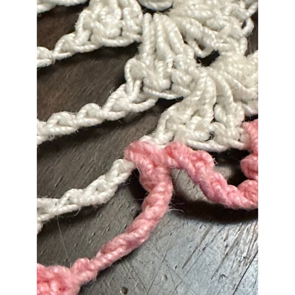Vintage Crochet Lace Table Runner Raised Variegated Pink Irish Roses handmade - Picture 6 of 13